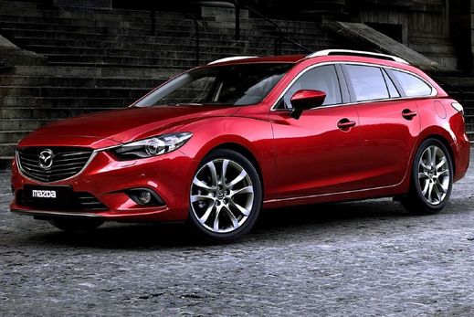 Mazda6 v karosářské verzi kombi.
