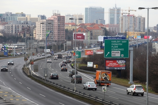 Křižovatka Severojižní magistrály s Jižní spojkou.