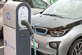 Zeleným autem roku 2014 v ČR se stal elektromobil BMW i3.