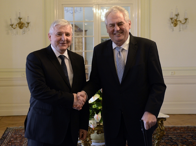 Premiér v demisi Jiří Rusnok (vlevo) a prezident Miloš Zeman.