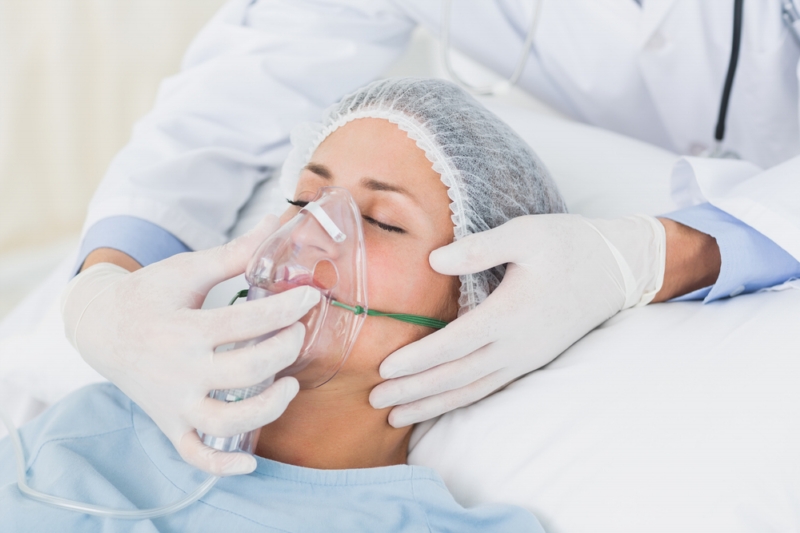 Soud nařídil lékařům odstranit respirátor a veškeré další přístroje (ilustrační foto). Soud nařídil lékařům odstranit respirátor a veškeré další přístroje (ilustrační foto).