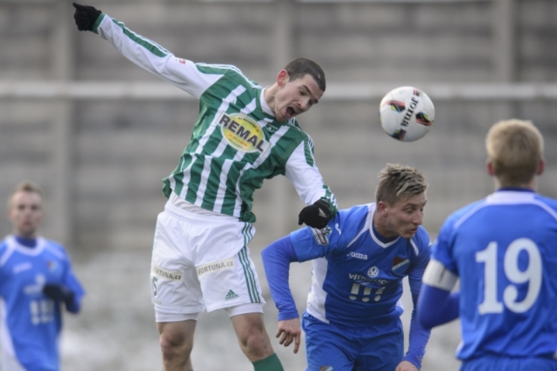  Zleva David Bartek z Bohemians Praha 1905 a Ondřej Sukup z Baníku Ostrava.