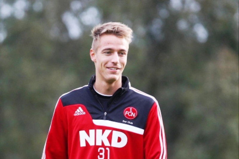 Bývalý záložník pražské Slavie Ondřej Petrák si odbyl premiéru za Norimberk.