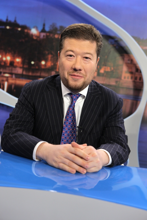 Tomio Okamura.