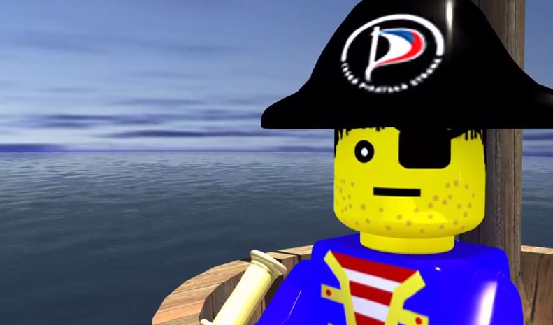 Pirátská strana okopírovala Lego minifigurky.