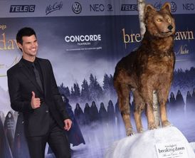 Chcete vypadat jako známý filmový vlkodlak Taylor Lautner? Údajně vám ke snížení váhy pomůže vlkodlačí dieta. Na svalech už budete muset zapracovat sami.