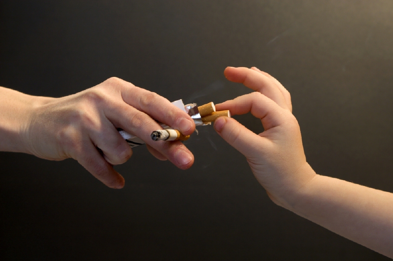Cigarety jsou v Číně součástí kultury, lidé kouří už od útlého věku (ilustrační foto). Cigarety jsou v Číně součástí kultury, lidé kouří už od útlého věku (ilustrační foto).