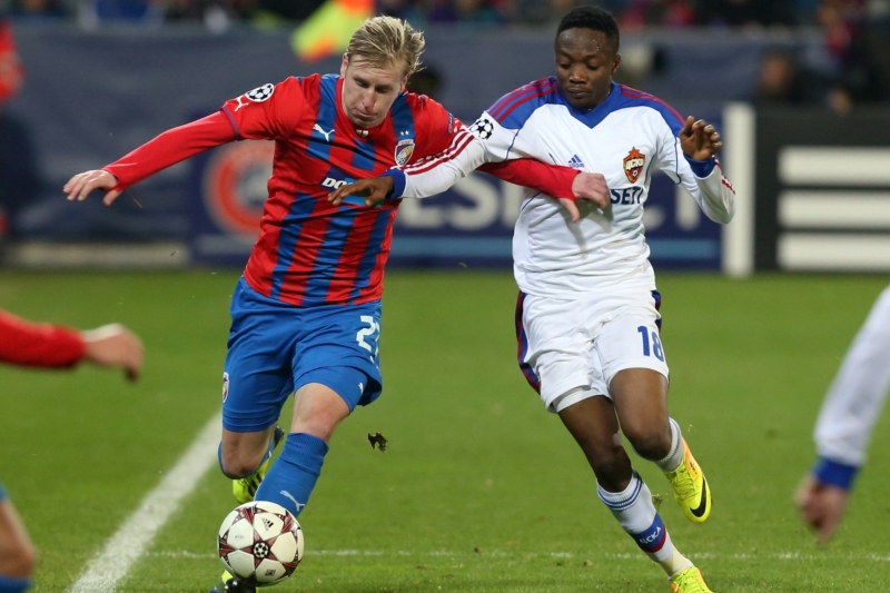 František Rajtoral (vlevo) v zápase s CSKA Moskva. František Rajtoral (vlevo) v zápase s CSKA Moskva.