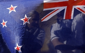 Nevýhodou současné vlajky je prý i to, že lidé si ji pletou s tou australskou.