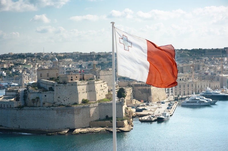 Malta pozměnila kontroverzní zákon, který umožní cizincům koupit si tamní občanství.