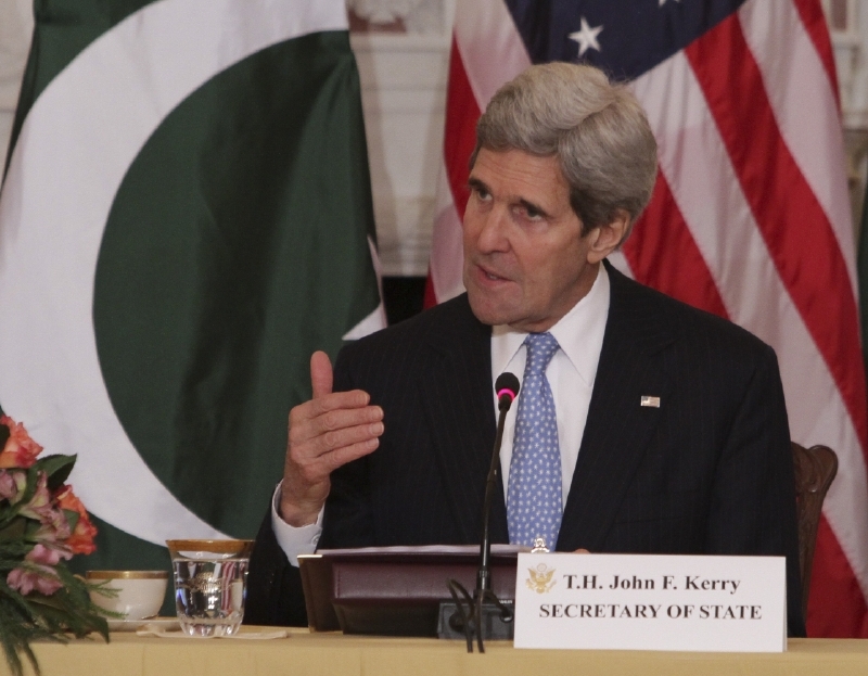 Šéf diplomacie USA Kerry. Krize v Kyjevě je i bojem Západu s Ruskem. Šéf diplomacie USA Kerry. Krize v Kyjevě je i bojem Západu s Ruskem.