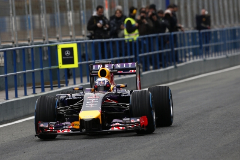 Stáj formule 1 Red Bull musela ukončit páteční testování v Jerezu.