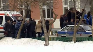 Škola, v níž se skrýval únosce.
