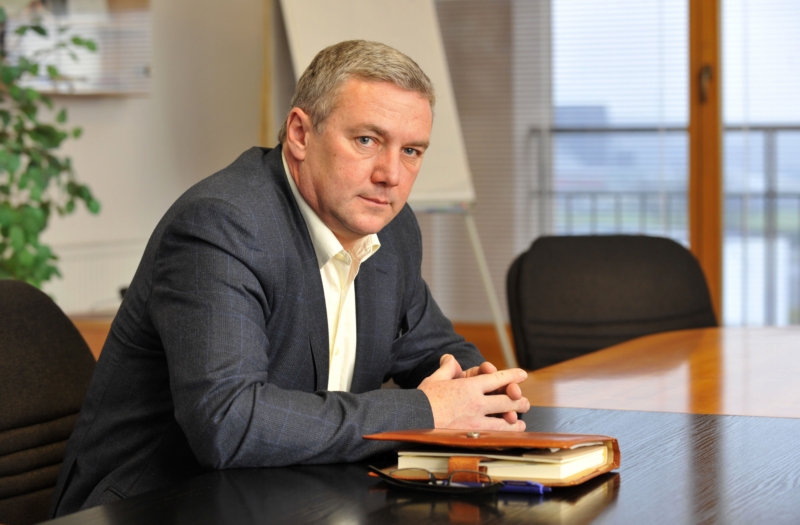 Ministr dopravy Antonín Prachař.