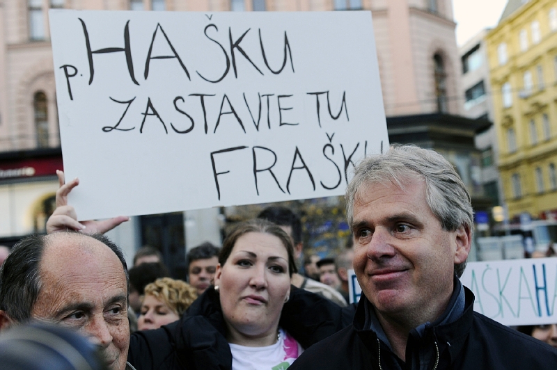 Nedá se to zvládnout a takový člověk některou z těch prací fláká, říká o vykonávání více politických funkcí Jiří Petrů (vpravo).