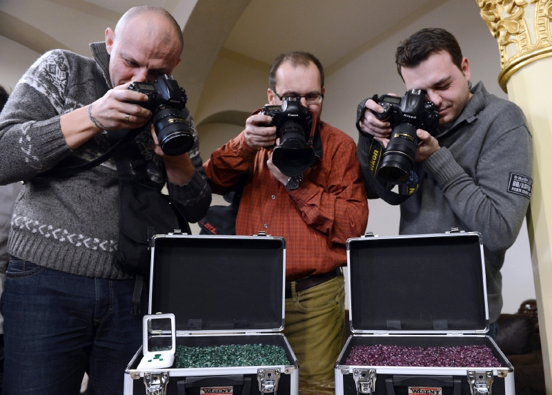 Odborníci odhalili drahokamy, které hrály hlavní roli v bankovních podvodech v 90. letech.