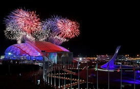 Olympijský stadion Fišt je nacpaný k prasknutí.