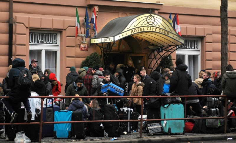 Dánští studenti mají prázdniny a do Prahy je přiváží několik severských cestovních kanceláří. Dánští studenti mají prázdniny a do Prahy je přiváží několik severských cestovních kanceláří.