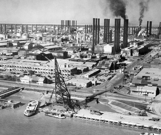 Rafinerie a správní budovy Anglo-Iranian Oil Company v Íránu