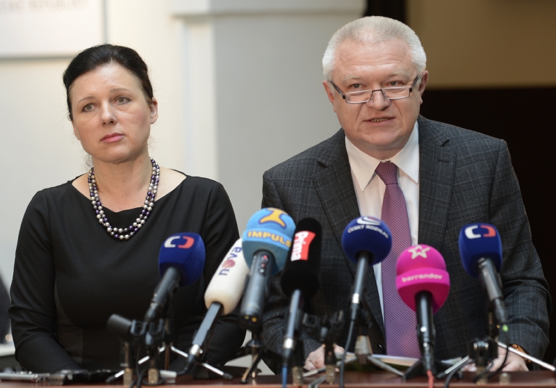 Šéf poslanecké frakce ANO Jaroslav Faltýnek s ministryní pro místní  rozvoj Věrou Jourovou.