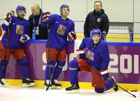 Takhle by měla vypadat elitní útočná formace. Zleva kapitán Tomáš Plekanec, Roman Červenka a Jaromír Jágr.