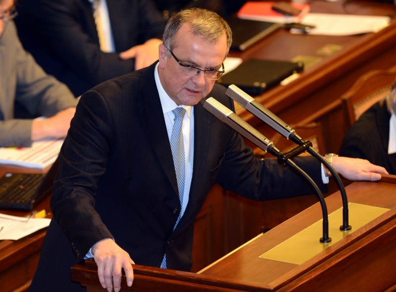 Kalousek pokládá schválení finanční ústavy za vrcholný projev rozpočtové zodpovědnosti. Kalousek pokládá schválení finanční ústavy za vrcholný projev rozpočtové zodpovědnosti.