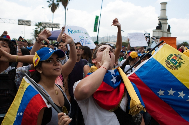 Studenti proti Madurovi.
