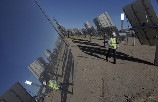 Ivanpah Solar Electric Generating System se rozprostírá na ploše 13 kilometrů čtverečních.