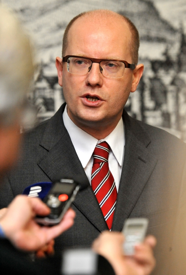 Bohuslav Sobotka se chce inspirovat na Slovensku ve věci opatření proti daňovým únikům.