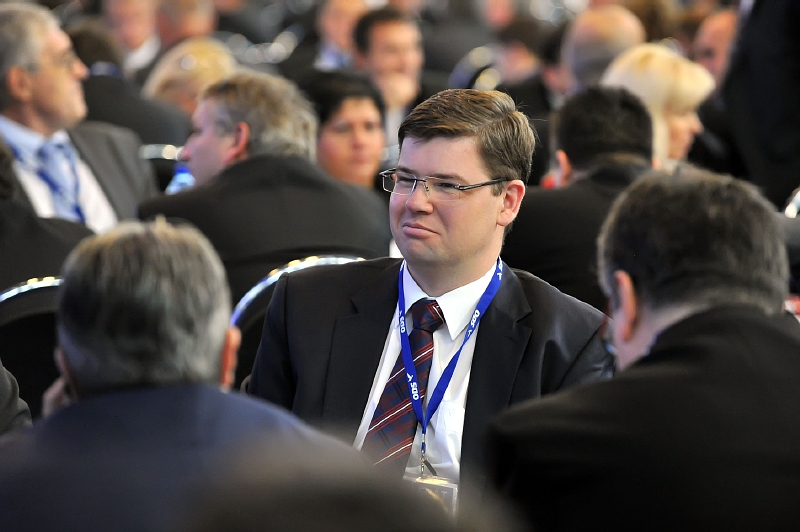 Pro českou pravici bude dlouhodobě podle Pospíšila zapotřebí, aby strany TOP 09 a ODS spolu spolupracovaly a shodly se například na společných kandidátech do Senátu. Pro českou pravici bude dlouhodobě podle Pospíšila zapotřebí, aby strany TOP 09 a ODS spolu spolupracovaly a shodly se například na společných kandidátech do Senátu.