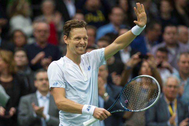 Tenista Tomáš Bedrych se po vítězství na turnaji v Rotterdamu posunul na 6. místo žebříčku ATP. Tenista Tomáš Bedrych se po vítězství na turnaji v Rotterdamu posunul na 6. místo žebříčku ATP.