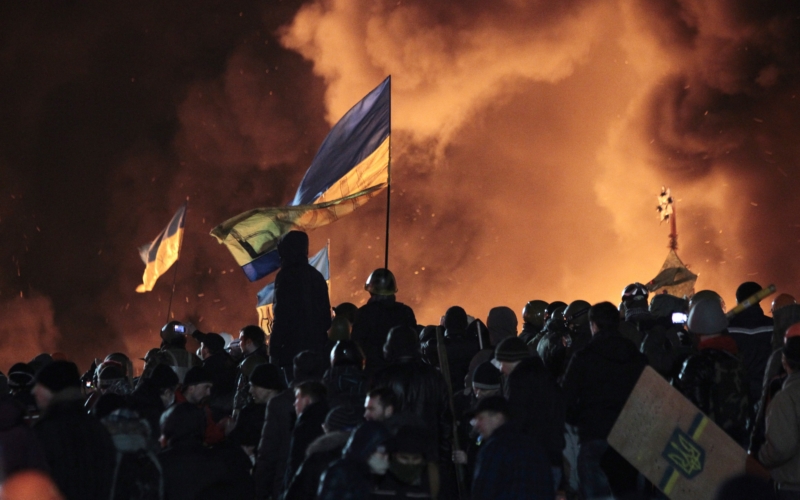 Protivládní demonstranti na náměstí Nezávislosti, Kyjev.