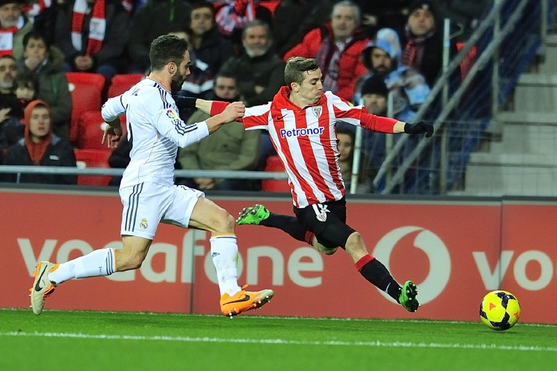 Iker Muniain z Athletica Bailbao (vpravo).