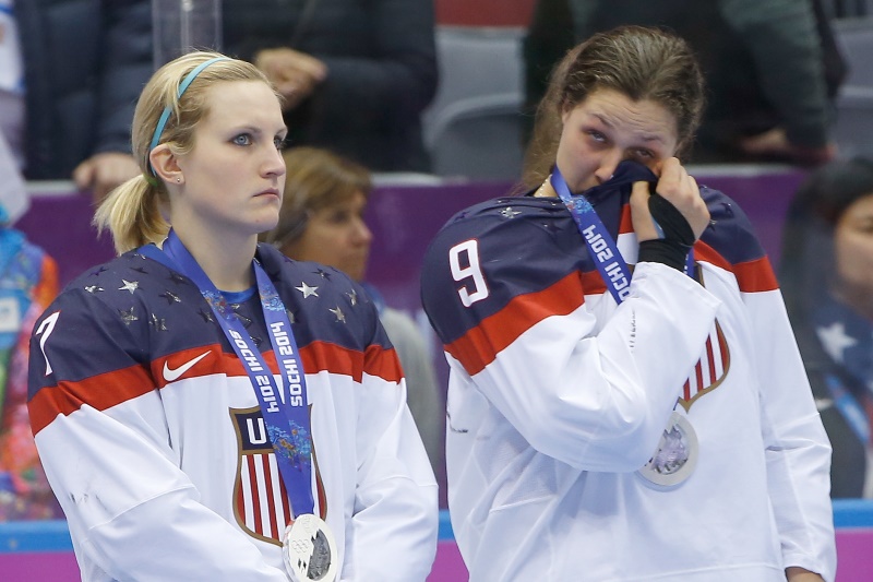 K olympiádě patří i slzy. Americké hokejistky však bolel "jen" sportovní neúspěch.