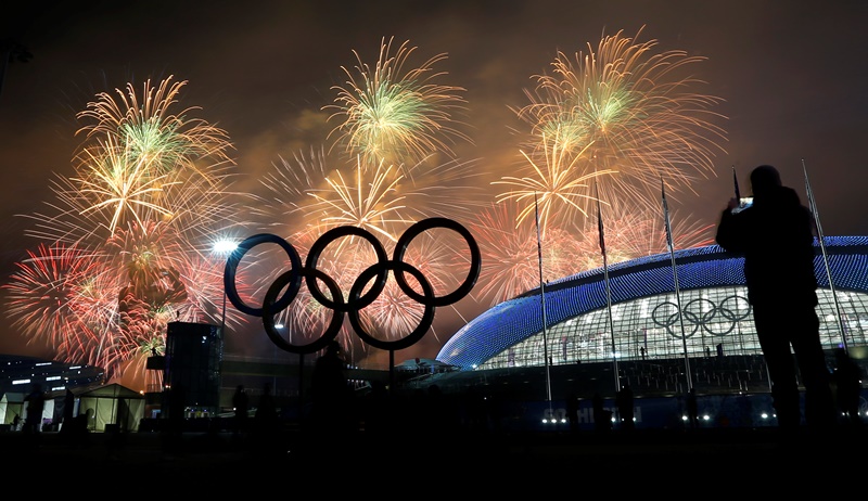 Po závěrečném ceremoniálu se na olympijském stadionu odehrála obří afterparty.