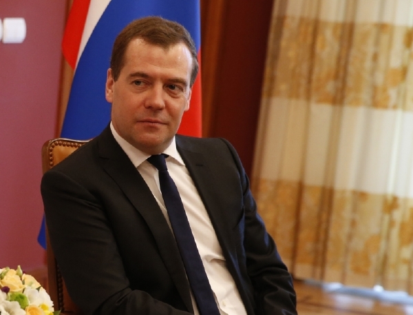 Prezident Medveděv. Moskva se staví chladně k přechodným vládcům na Ukrajině. 