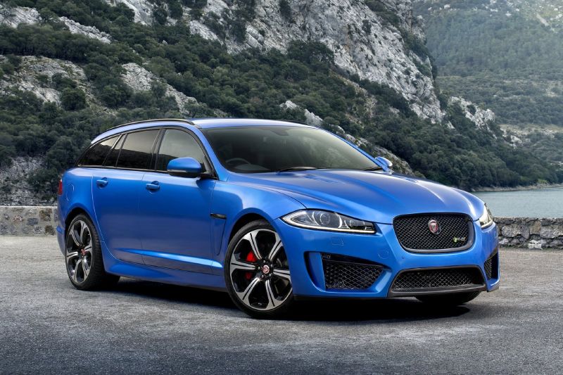 Jaguar XFR-S Sportbrake skrývá pod kapotou 550 koní.