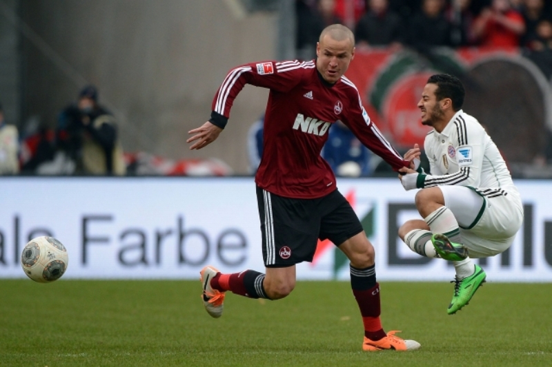 Adam Hloušek (vlevo) v dresu bundesligového Norimberku.