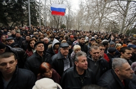 Proruští demonstranti v Sevastopolu.