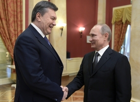 Rusko slíbilo prezidentu Viktoru Janukovyčovi bezpečnost.