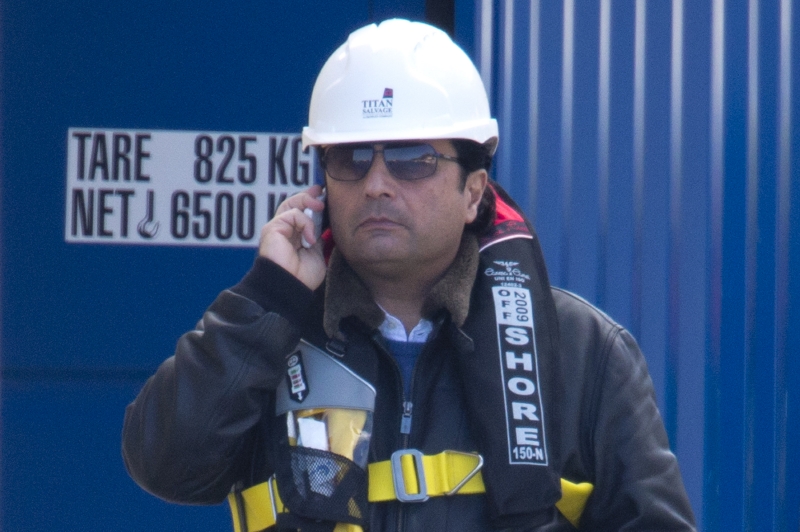 Francesco Schettino se poprvé od nehody vrátil na plavidlo, které spočívá u italského ostrova Giglio.