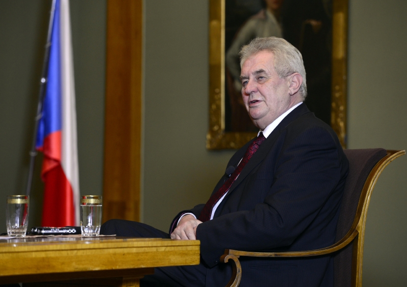 Prezident Zeman poskytl na Pražském hradě rozhovor novinářům. Prezident Zeman poskytl na Pražském hradě rozhovor novinářům.