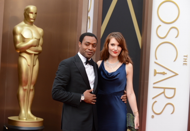 Hlavní roli ve filmu Dvanáct let v řetězech ztvárnil Chiwetel Ejiofor.