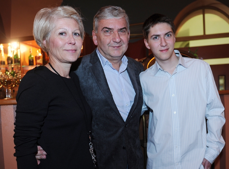 Miroslav Donutil s manželkou a synem Martinem. Miroslav Donutil s manželkou a synem Martinem.