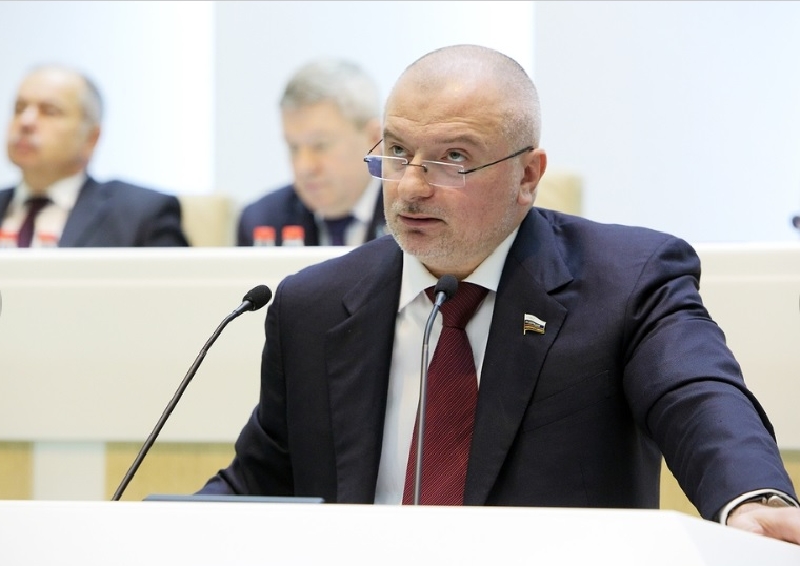 Andrej Klišas z Rady federace o možném zabavování majetku cizinců.