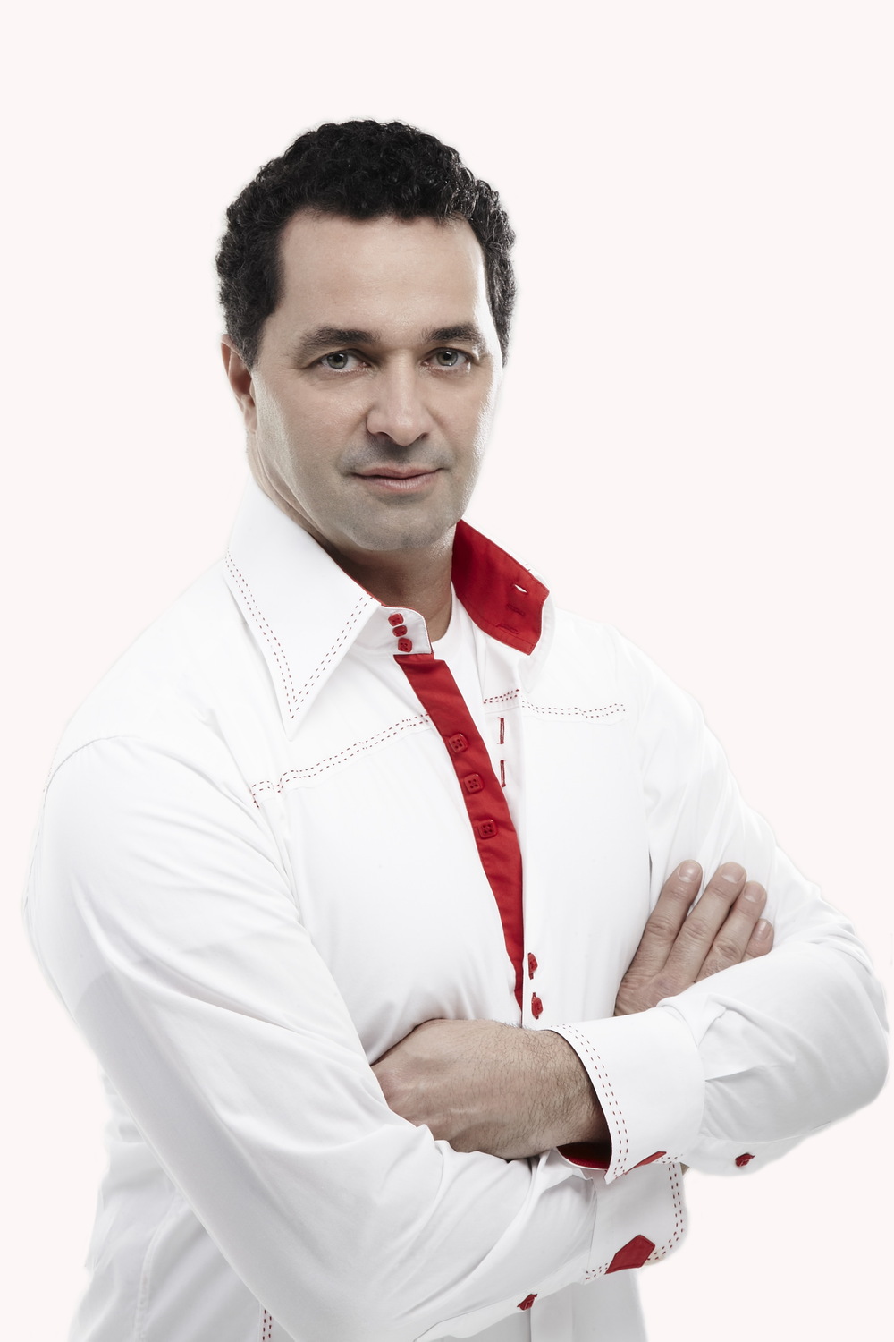 Za českou stranu bude show moderovat Martin Dejdar.