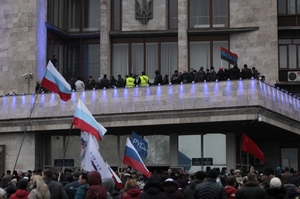 Proruští demonstranti v Doněcku.