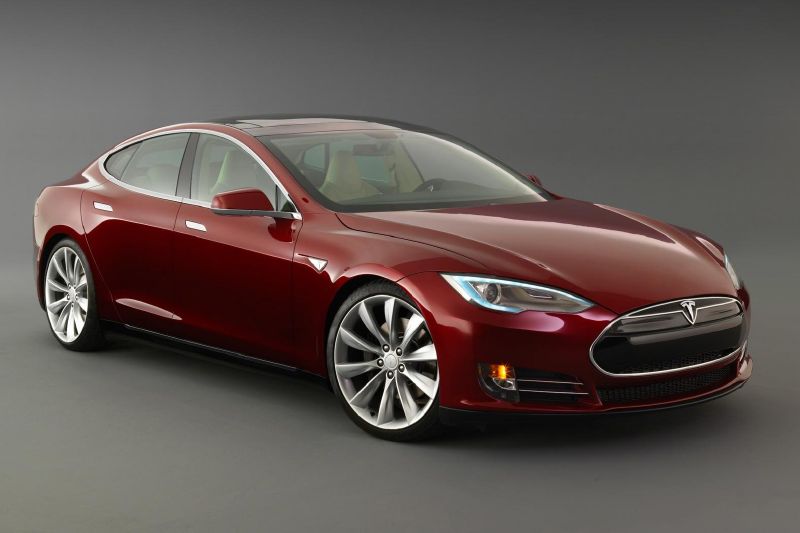 Model S si otevírá dveře do Evropy dokořán.