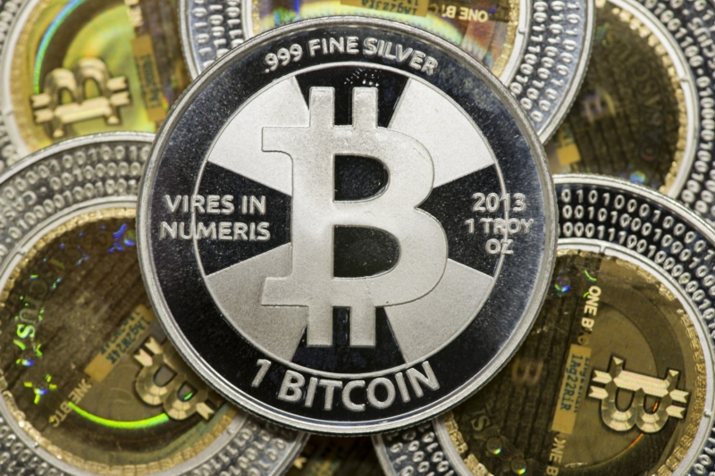 Časopis Newsweek objevil zakladatele digitální měny bitcoin. Je jím Satoshi Nakamoto žijící v Los Angeles.