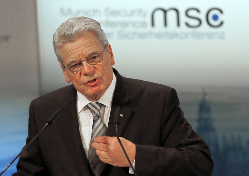 Joachim Gauck se omluvil Řecku za zvěrstva páchaná za druhé světové války. Joachim Gauck se omluvil Řecku za zvěrstva páchaná za druhé světové války.